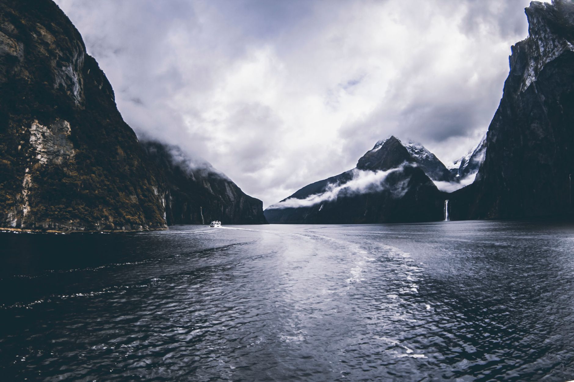 Milford Sound Fjord New Zealand